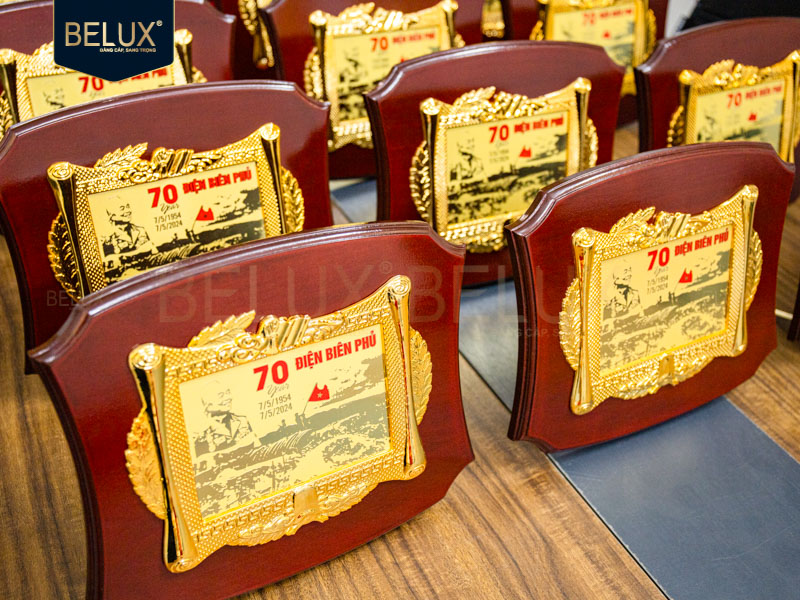 Lô tranh&nbsp;70 năm Điện Biên Phủ 29x22cm bằng đồng thiết kế theo yêu cầu